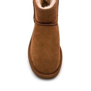 UGG Classic Mini II in Chestnut - BRAND NEW, NEVER WORN